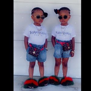 SumASky.Stylz #fashionblogger #fashiontwins #entrepreneurs #God1st #adorable 💋
